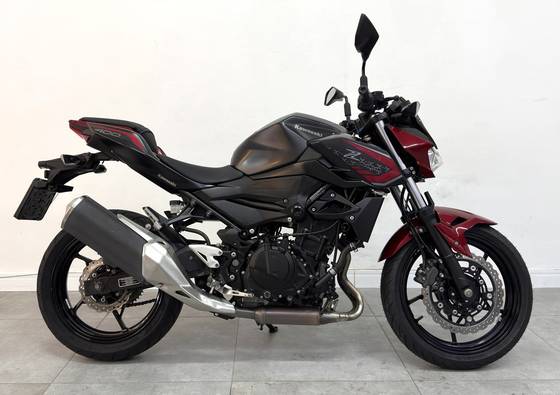 KAWASAKI Z400 KAWASAKI Z400